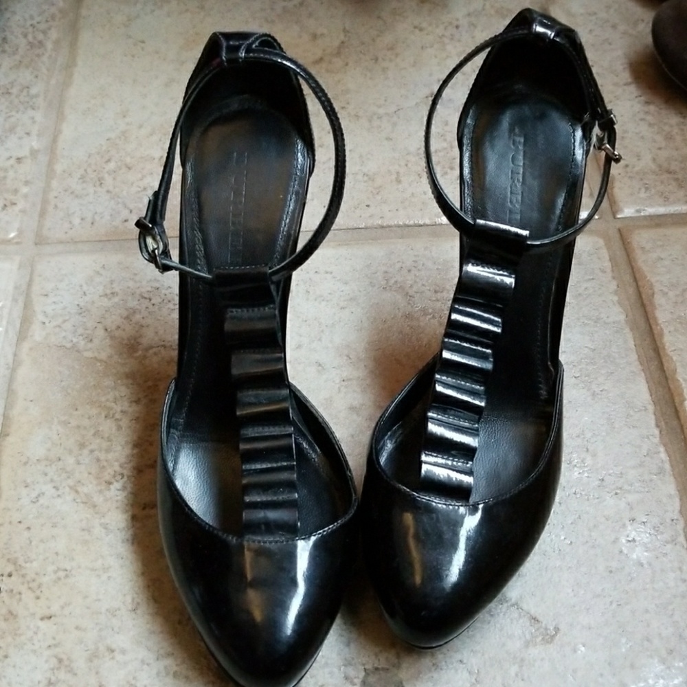 HOUSE OF BURBURRY BLACK T- strap Heels